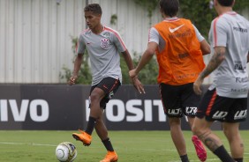 O menino Pedrinho durante o treino de hoje no CT do Parque Ecológico