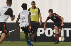 Jogadores durante trabalho técnico para preparação da equipe que enfrentará o Palmeiras