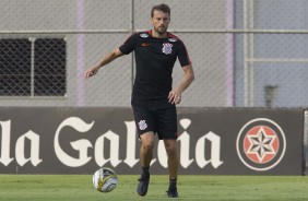 O zagueiro Henrique treina para enfrentar o Palmeiras, na final do campeonato paulista 2018