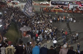 Chegada do nibus do Corinthians na Arena