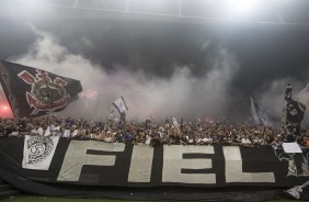 Torcida faz festa na Arena no treino desta sexta