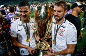 Henrique comemora seu primeiro mais um titulo pelo Corinthians