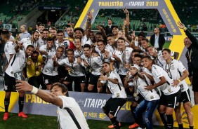 Jogadores comemoram a vitria na tarde deste domingo pela final do campeonato paulista