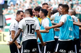 Jogadores do Corinthians comemoram gol