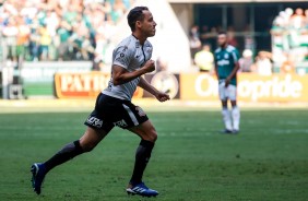 Rodriguinho abre o placar logo no primeiro minuto de jogo