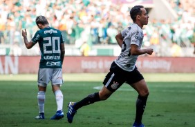 Rodriguinho abre o placar logo no primeiro minuto de jogo