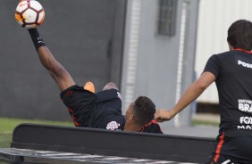 Jogadores do Corinthians no treino desta tera