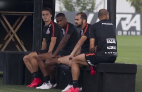 Jogadores do Corinthians no treino da tarde desta tera-feira