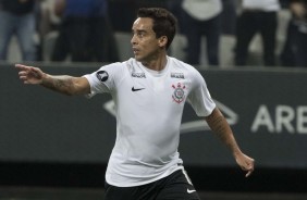 Jadson anotou o nico gol do Corinthians contra o Independiente, da Argentina