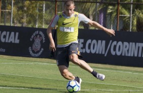 Carlos Augusto durante atividade desta manhã no CT