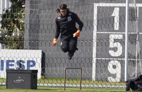 Voa, Cssio! Arqueiro trabalhando muito durante o treino de hoje no CT