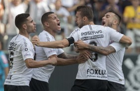 Gabriel, Sidcley, Henrique e Maycon na comemoração do zagueiro por seu gol contra o Ceará