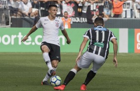 Mantuan atuando contra o Cear na Arena Corinthians