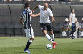 Roger durante jogo contra o Cear na Arena Corinthians