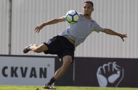 O novato Thiaguinho treinando no CT na manhã desta segunda-feira