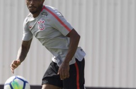 Paulo Roberto treina na manhã desta segunda-feira no CT