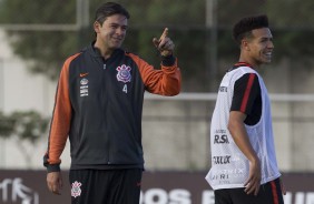 Cuca e Marquinhos Gabriel na atividade desta tarde no centro de treinamentos