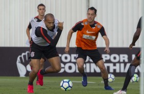 Roger e Rodriguinho no treino desta terça-feira no CT Joaquim Grava