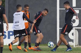 Teve treinamento em campo com a presena dos titulares hoje no CT