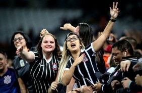 A Arena Corinthians não estava lotada, mas quem foi presenciou um show de bola