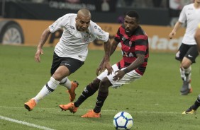 Emerson Sheik tambm entrou no segundo tempo diante o Vitria, pela Copa do Brasil