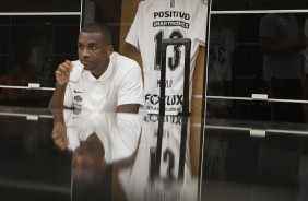 Marllon antes do jogo contra o Vitória, pela Copa do Brasil, no vestiário da Arena Corinthians