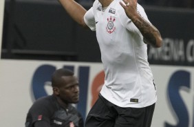 Maycon abriu o placar diante o Vitória, na Arena Corinthians, pela Copa do Brasil