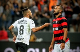 Maycon foi o autor do primeiro gol do Corinthians contra o Vitria, pela Copa do Brasil