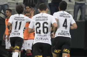 No dia dos quatro anos da Arena, o paraguaio Romero marca dois gols diante o Vitria