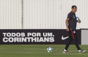 O técnico Fábio Carille comandou o último treino no CT antes do time enfrentar o Vitória