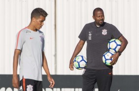 Pedrinho e Fabinho durante o treino de hoje no CT