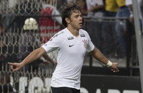 Romero marcou dois, dos trs gols corinthianos contra o Vitria, pela Copa do Brasil, na Arena