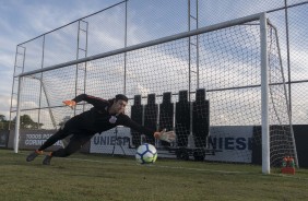 Treinamento de goleiros nesta tarde de sexta-feira no CT