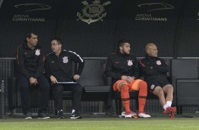 Comisso tcnica durante jogo contra o Palmeiras, na Arena Corinthians