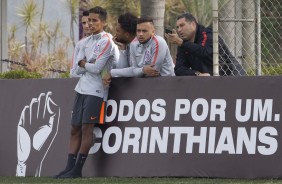 Jogadores que atuaram contra o Palmeiras apenas assistiram ao jogo-treino contra a seleção sub-20