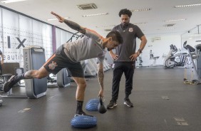 Lateral Fagner durante treinamento específico no CT Joaquim Grava