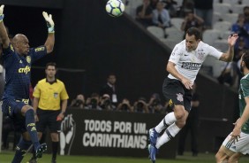 Rodriguinho em jogada area contra o Palmeiras, na Arena Corinthians, pelo Brasileiro