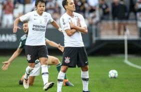 Romero e Rodriguinho durante jogo contra o Palmeiras, na Arena Corinthians