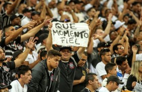 Torcedores fizeram a festa na Arena Corinthians por conta da vitria sobre o Palmeiras