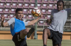 Balbuena e Marllon durante treino na Venezuela
