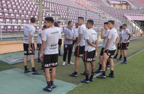 Elenco todo reunido no estádio Metropolitano de Lara no último treino antes do jogo pela Libertadore