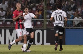 Jadson fez três gols contra o Deportivo Lara, pela Libertadores