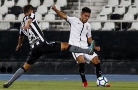 Fabrcio Oya no jogo contra o Botafogo, pela Copa do Brasil sub-20
