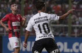 Jadson anotou três, dos sete gols corinthianos contra o Deportivo Lara