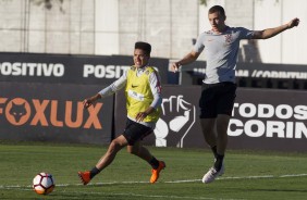 Marquinhos Gabriel e Carlos Augusto no treinamento desta segunda-feira no CT