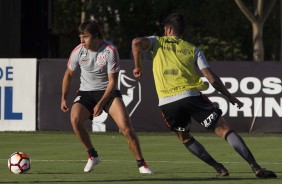 Romero treinou em campo durante atividades de hoje no CT Joaquim Grava