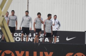 Jogadores durante primeiro treino comandando pelo tcnico Osmar Loss