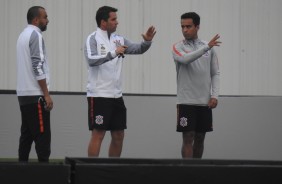 Loss e Jadson durante o primeiro treino do novo treinador do Corinthians