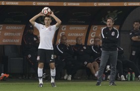 Mantuan e Osmar Loss na partida contra o Millonarios, na Arena Corinthians