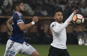 Maycon atuando no jogo contra o Millonarios, na Arena Corinthians, pela Libertadores